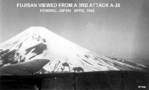 [Mt. Fuji viewed from the air]